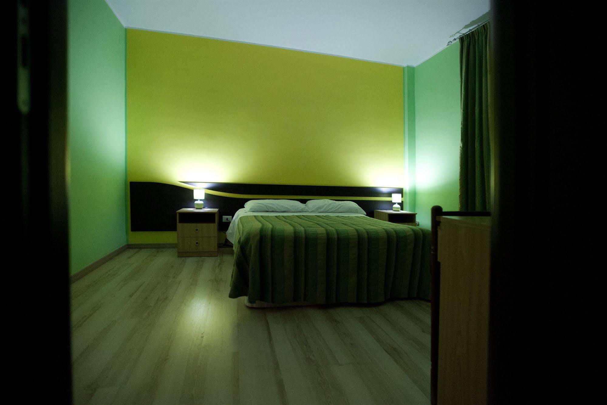 Hotel Cliche San Lucido Ngoại thất bức ảnh