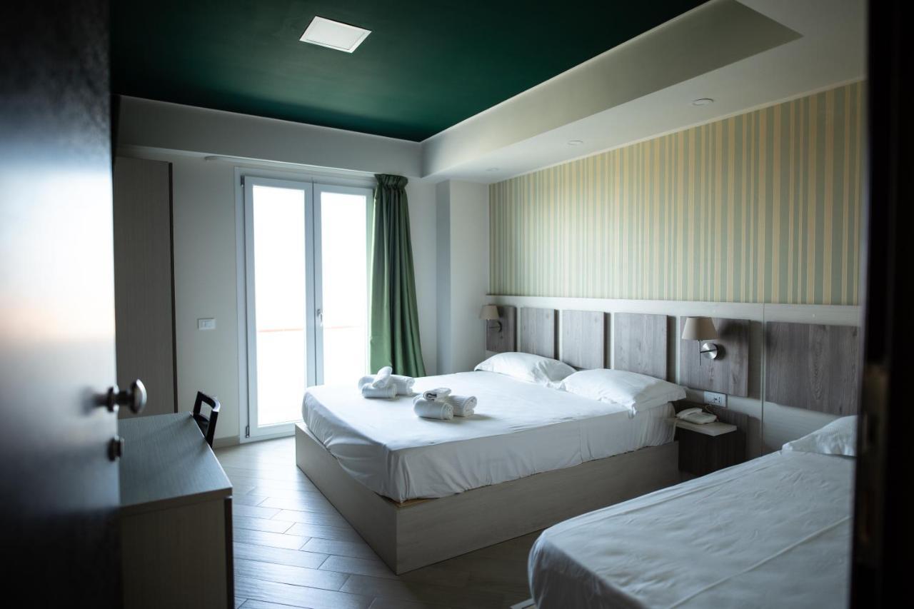 Hotel Cliche San Lucido Ngoại thất bức ảnh