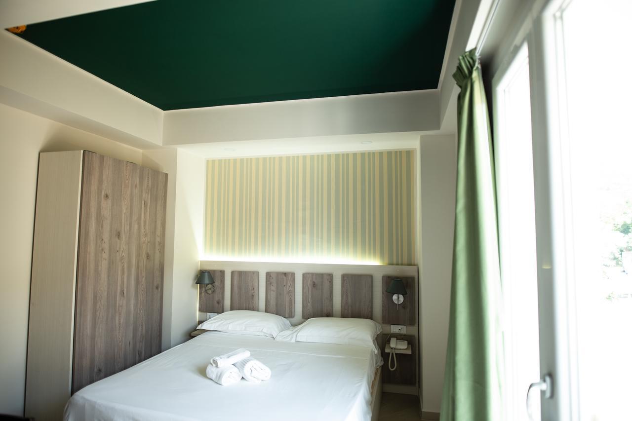 Hotel Cliche San Lucido Ngoại thất bức ảnh